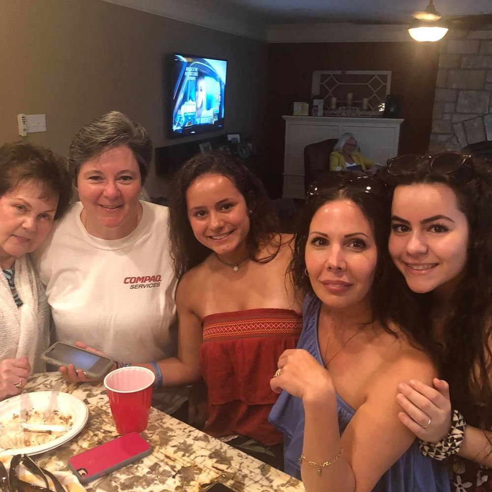 Meet your Posher, Nicole